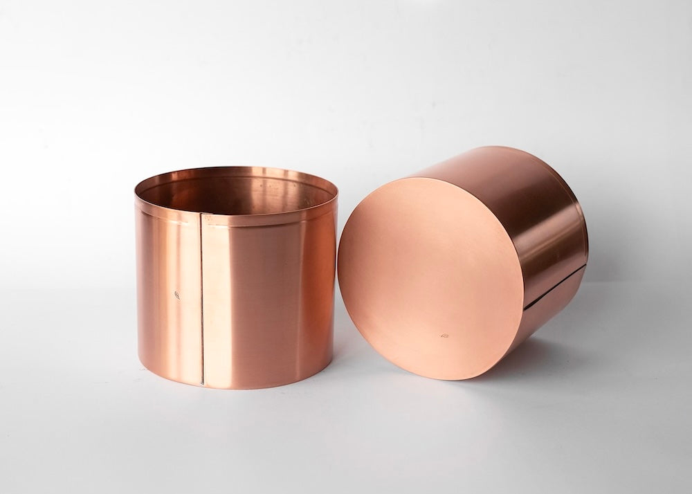 2 copper plant pots 
