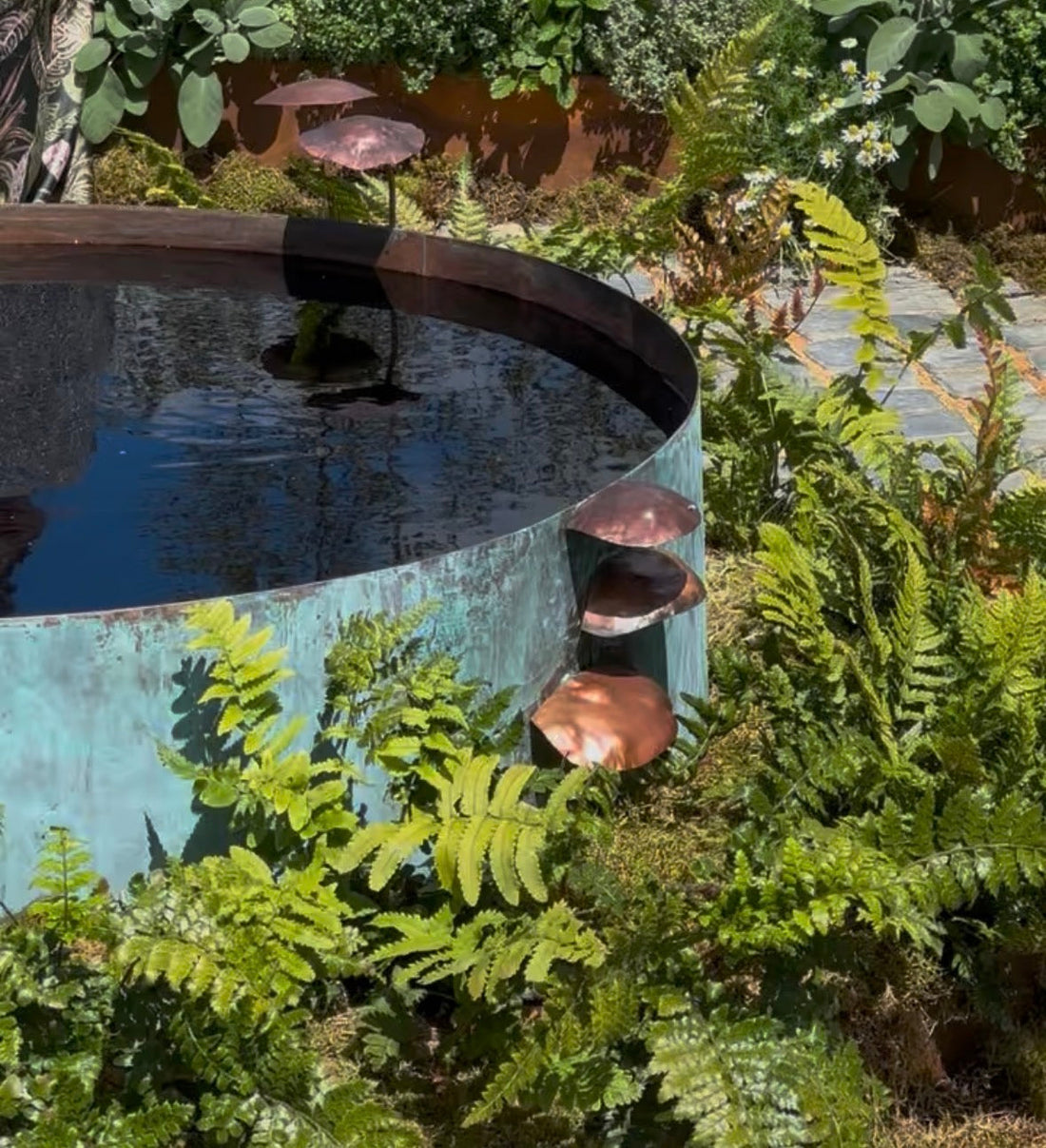 Folklorians Water Bath